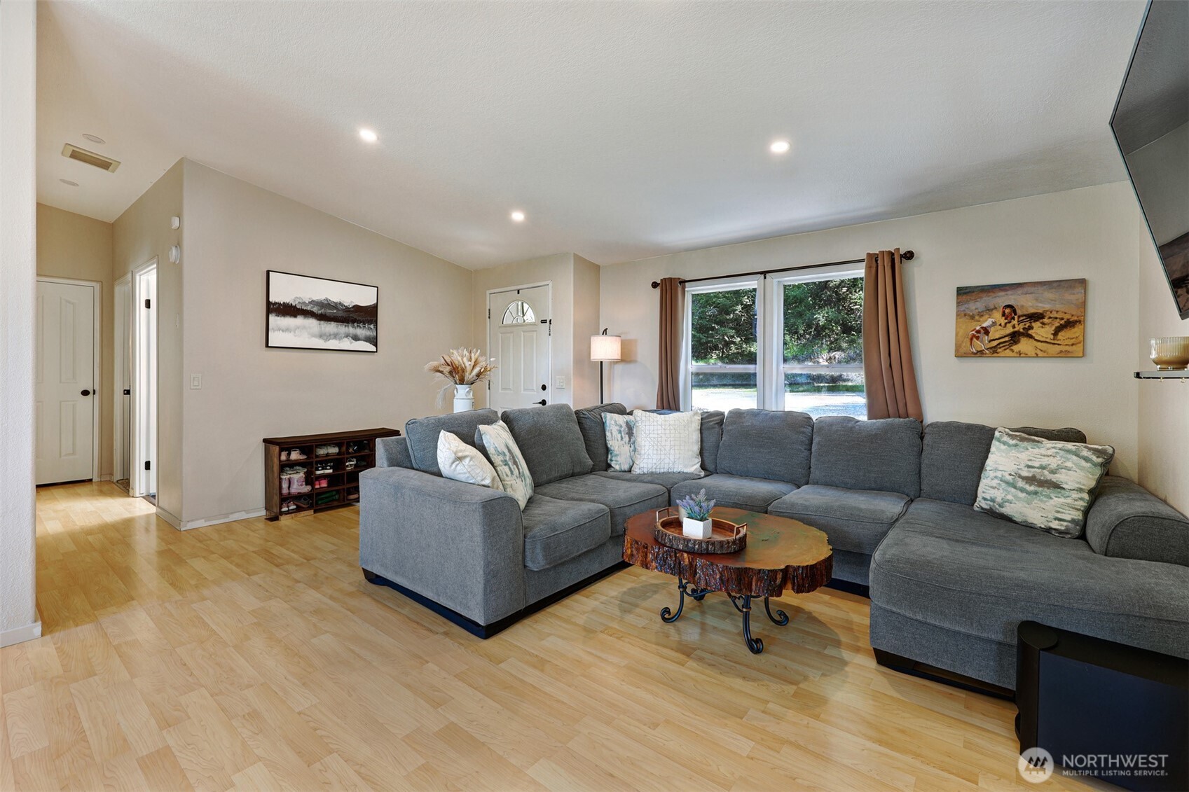 7777 Hellman Road Clinton, WA 98236 - Photo 4 of 40