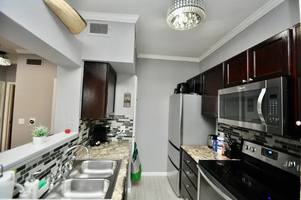 $1,650 | 3231 Allen Parkway, Unit 6102, Houston, TX 77019