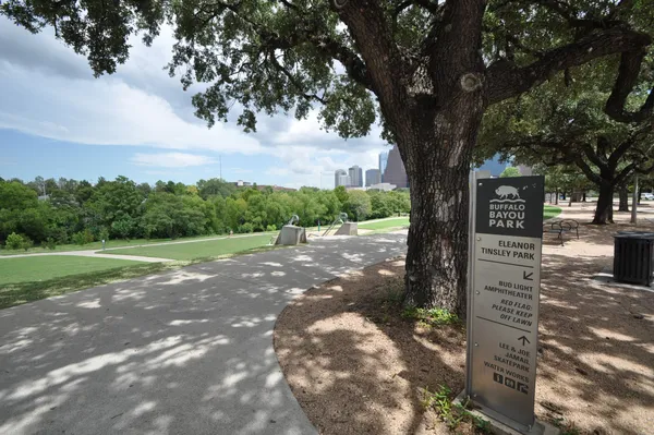 $1,650 | 3231 Allen Parkway, Unit 6102, Houston, TX 77019