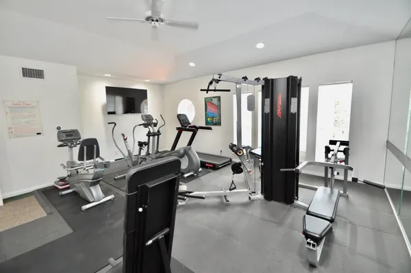 $1,650 | 3231 Allen Parkway, Unit 6102, Houston, TX 77019