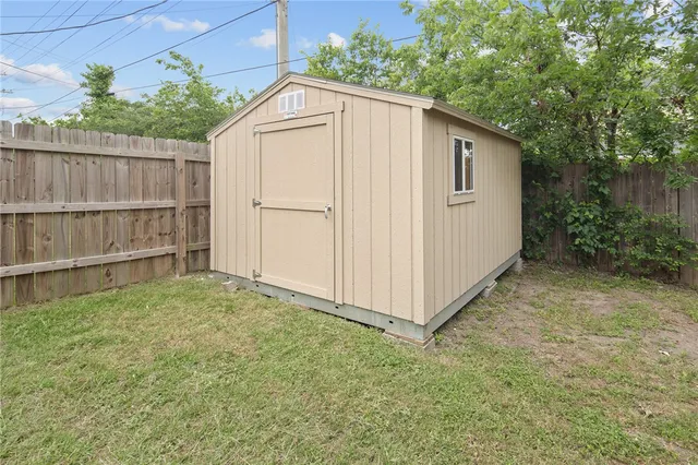 $1,300 | 405 Manuel Drive, Unit B, College Station, TX 77840