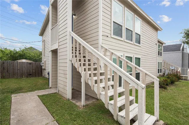 $1,300 | 405 Manuel Drive, Unit B, College Station, TX 77840