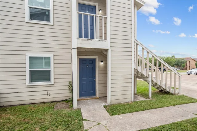 $1,300 | 405 Manuel Drive, Unit B, College Station, TX 77840