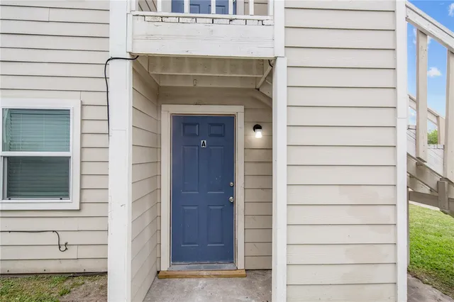 $1,300 | 405 Manuel Drive, Unit B, College Station, TX 77840