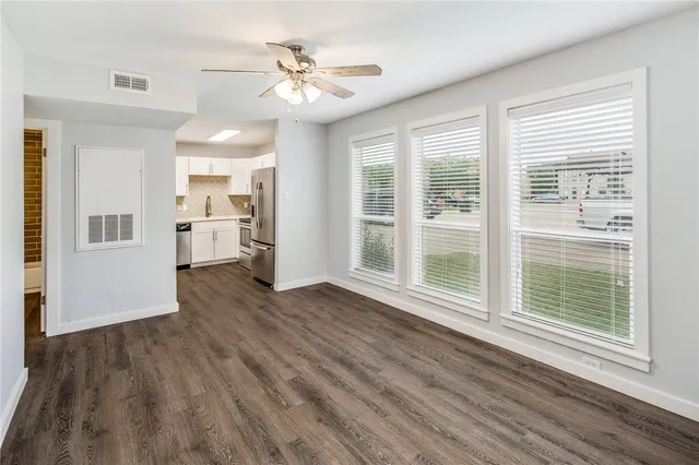 $1,300 | 405 Manuel Drive, Unit B, College Station, TX 77840