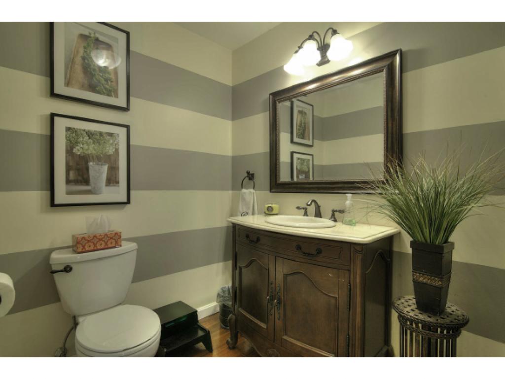 4 Campbell Road Bedford, NH 03110 - Photo 21 of 36 Gallery Image 21