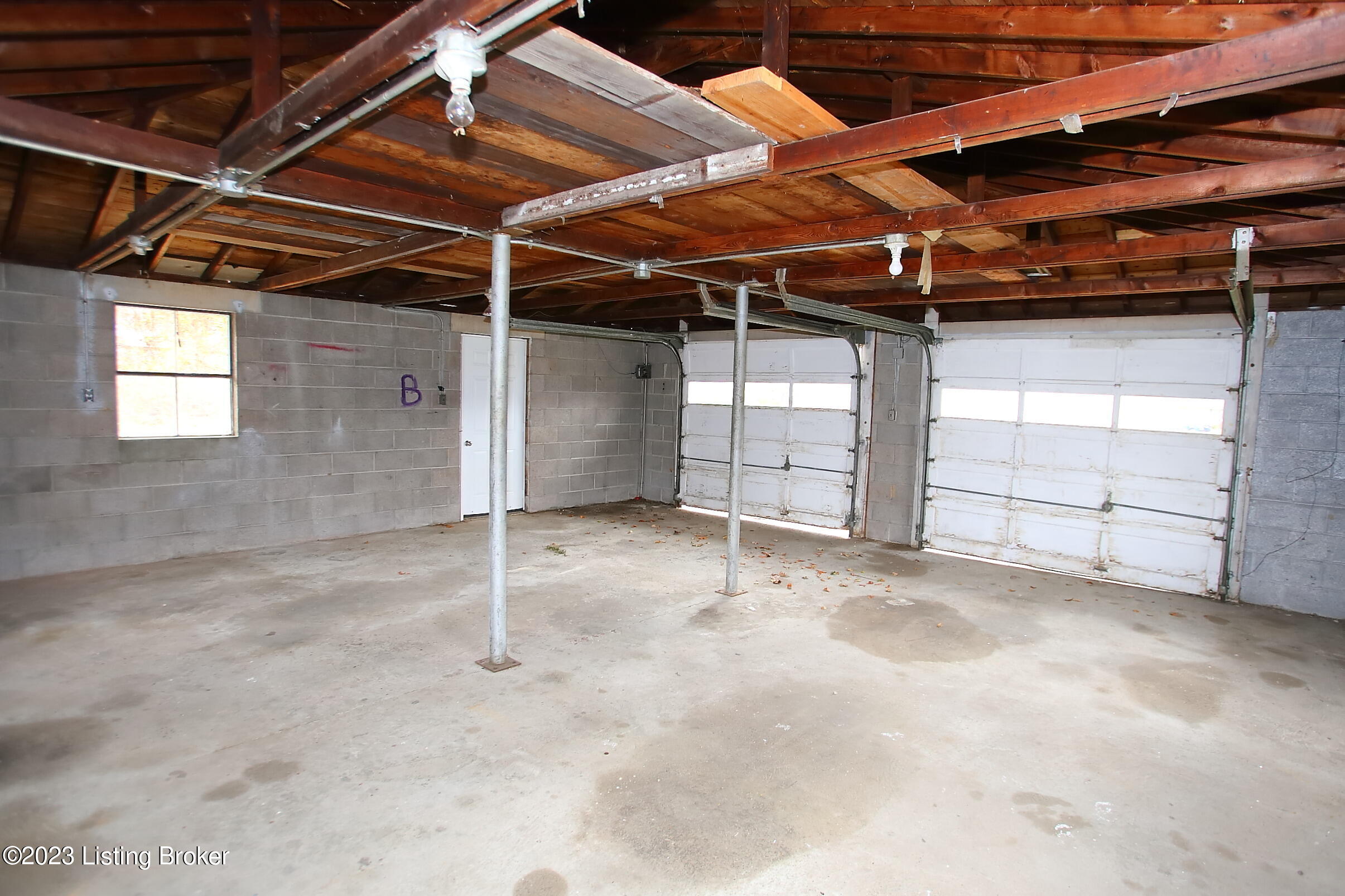 16 Welby Road Louisville, KY 40258 - Photo 44 of 44 Detached Garage