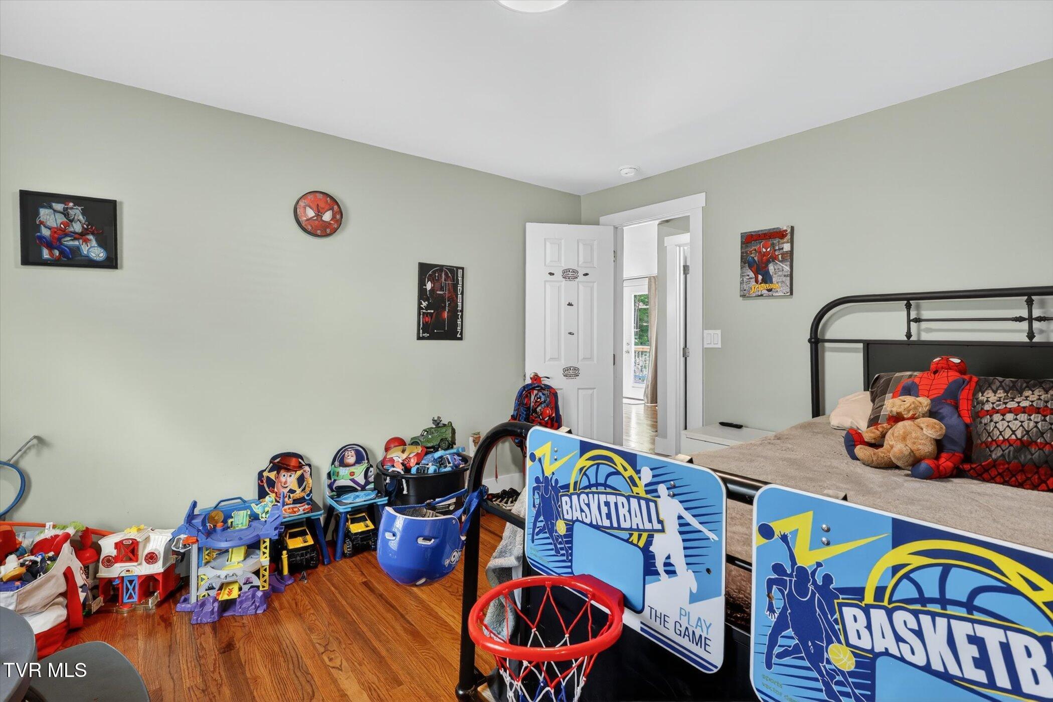 263 Big Springs Road Elizabethton, TN 37643 - Photo 19 of 38 19-263-Big-Springs-Rd-WindowStill-Photog