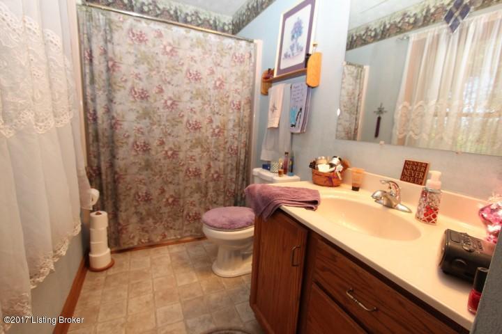 1125 Cole Road Harrodsburg, KY 40330 - Photo 38 of 47 Master Bath