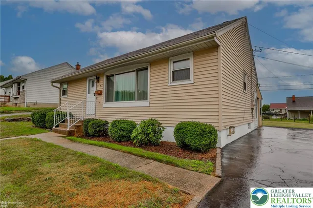 $2,000 | 1557 Greenview Drive, Bethlehem, PA 18018