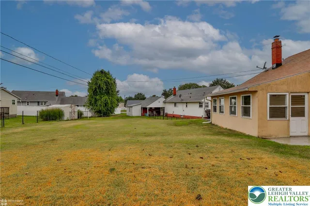 $2,000 | 1557 Greenview Drive, Bethlehem, PA 18018