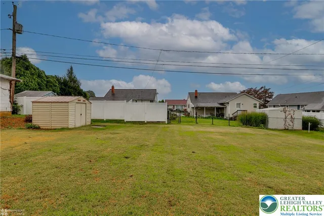 $2,000 | 1557 Greenview Drive, Bethlehem, PA 18018