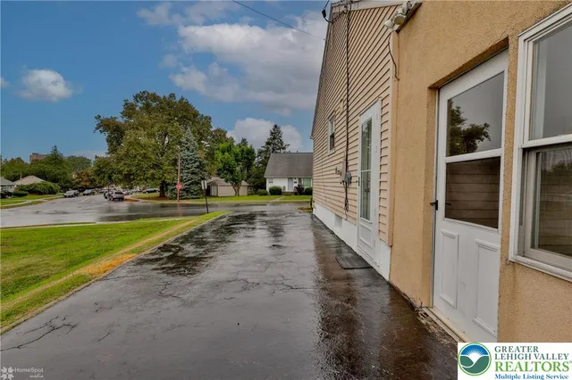 $2,000 | 1557 Greenview Drive, Bethlehem, PA 18018