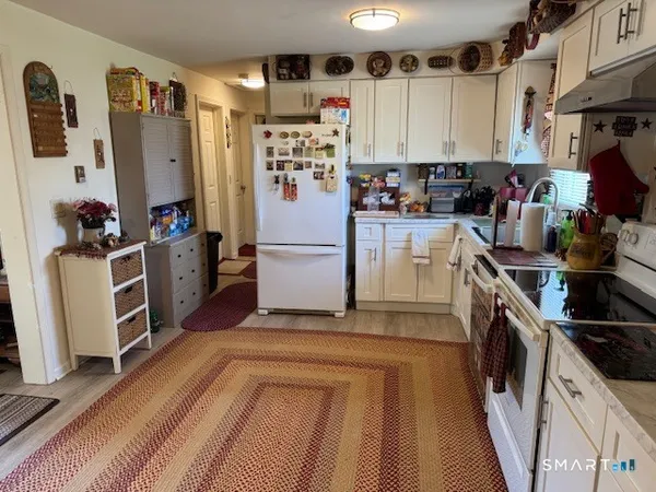 $325,000 | 39 Courtney Lane, Killingly, CT 06241