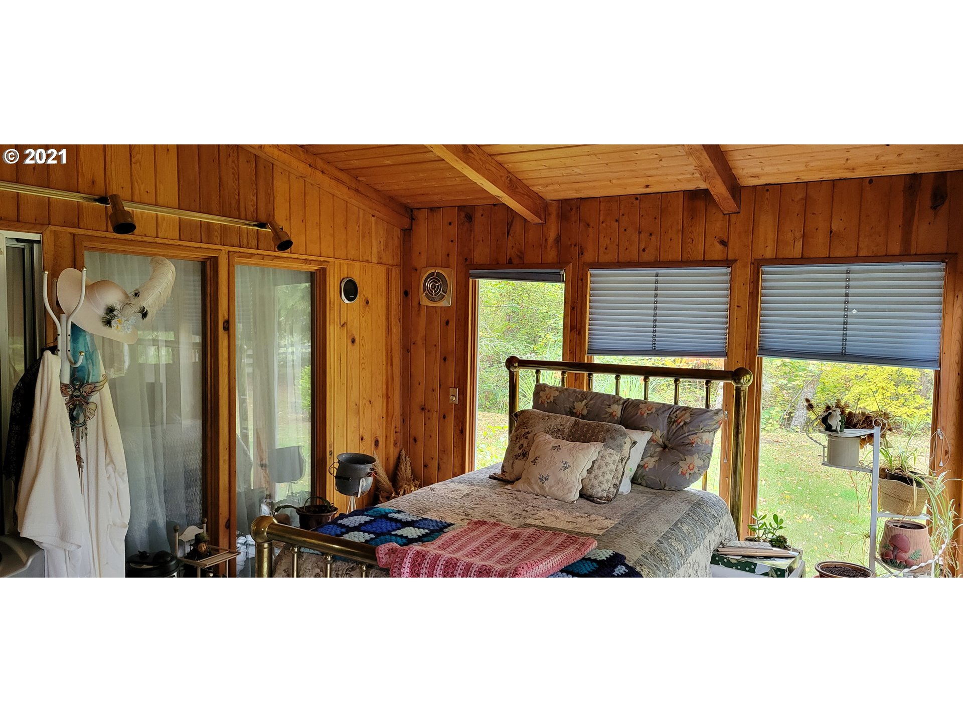 5181 Willis Creek Road Winston, OR 97496 - Photo 16 of 32 Gallery Image 16