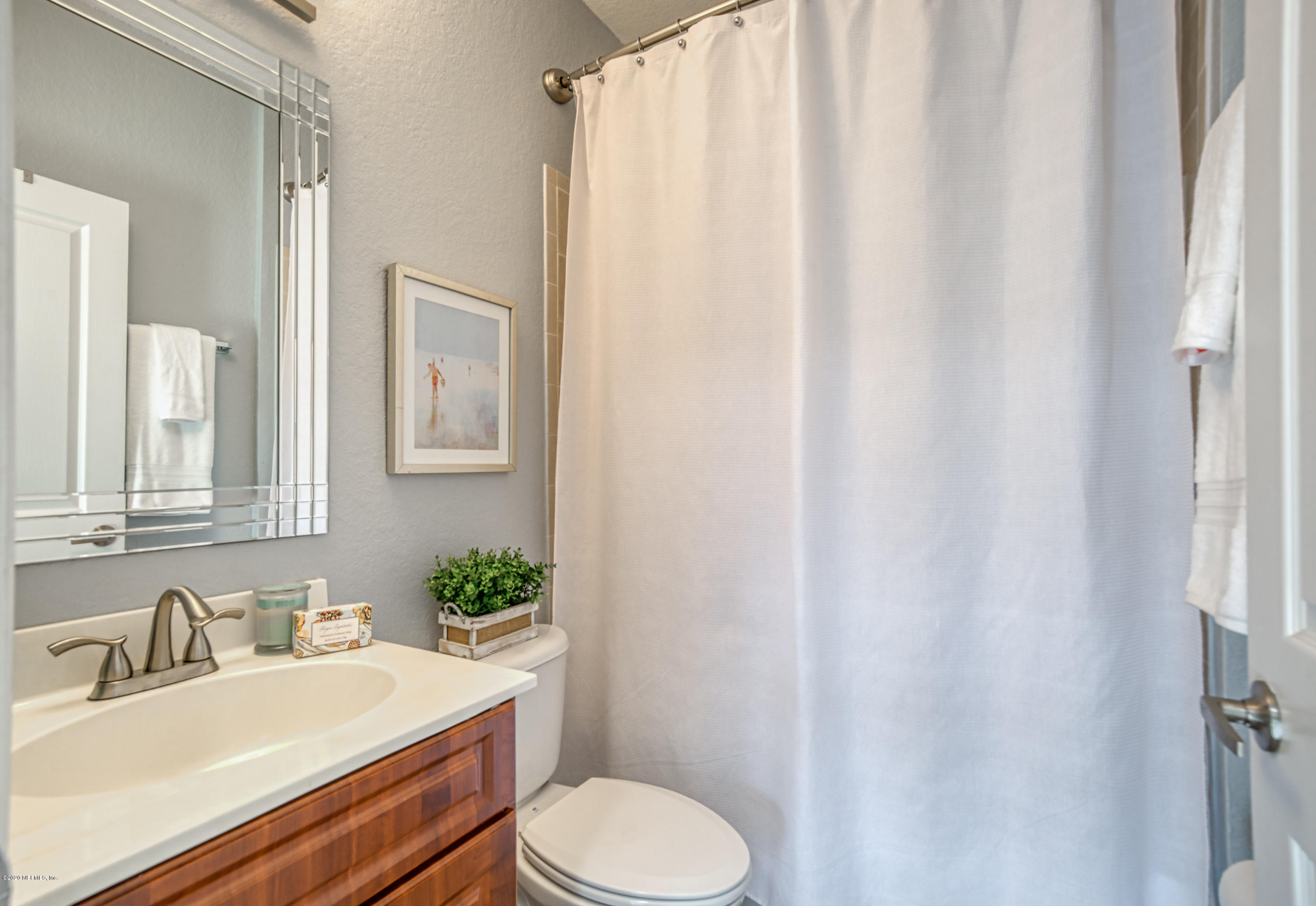 9745 Touchton Road, Unit 430 Jacksonville, FL 32246 - Photo 19 of 28 guest bathroom