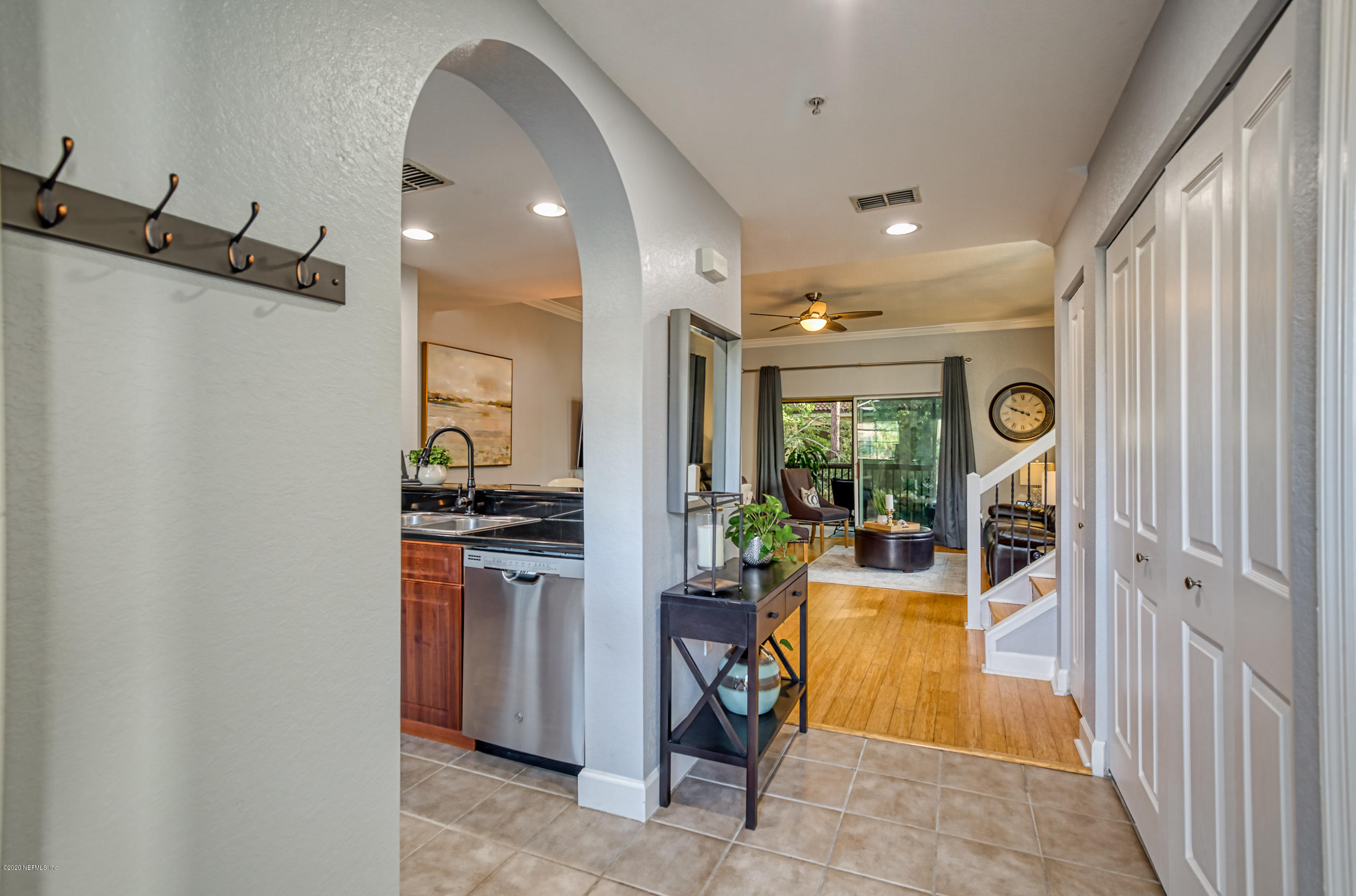 9745 Touchton Road, Unit 430 Jacksonville, FL 32246 - Photo 8 of 28 entry way
