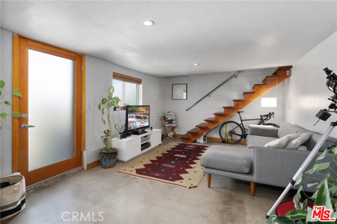 3838 Toland Way Los Angeles, CA 90065 - Photo 27 of 40