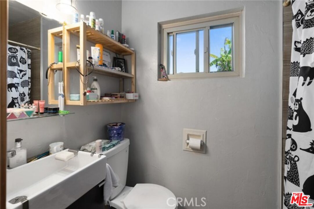 3838 Toland Way Los Angeles, CA 90065 - Photo 32 of 40