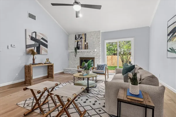 $474,900 | 6209 Sun Vista Drive, Austin, TX 78749