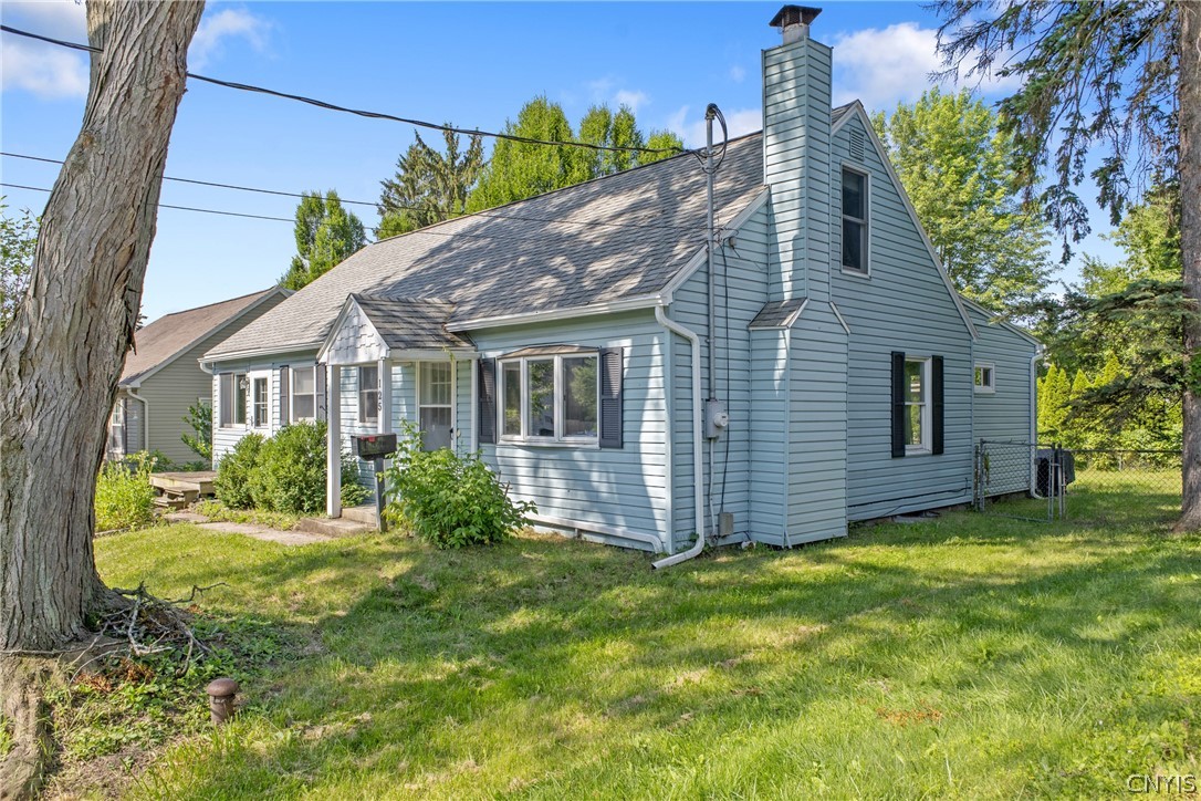 125 Circle Road Salina, NY 13212 - Photo 4 of 39 Welcome home to 125 Circle Rd!