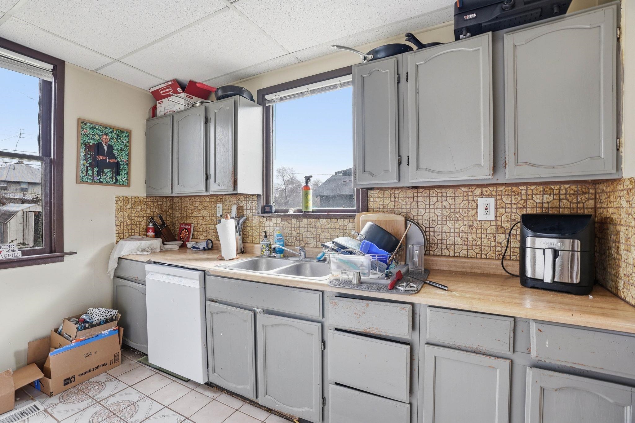 1011 East Augusta Avenue Spokane, WA 99207 - Photo 9 of 23