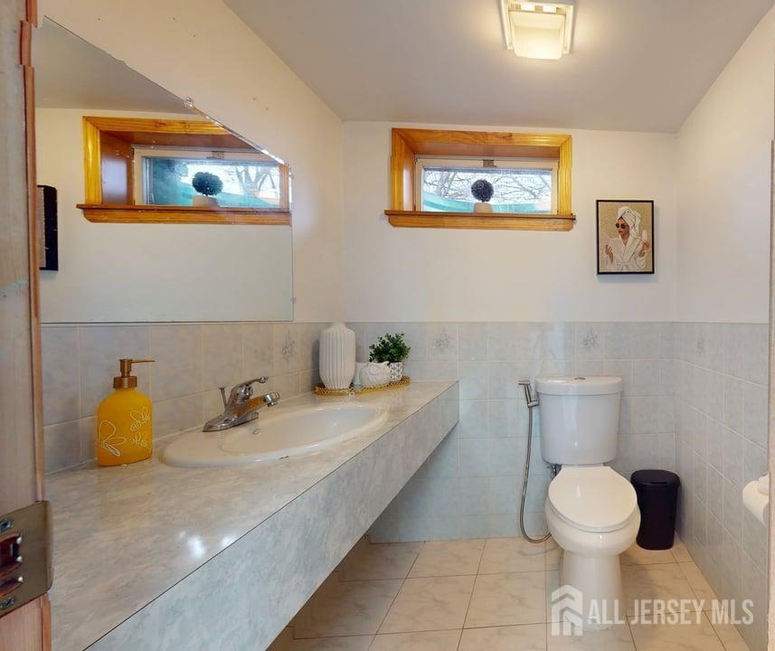 16 Canterbury Road East Brunswick, NJ 08816 - Photo 25 of 29