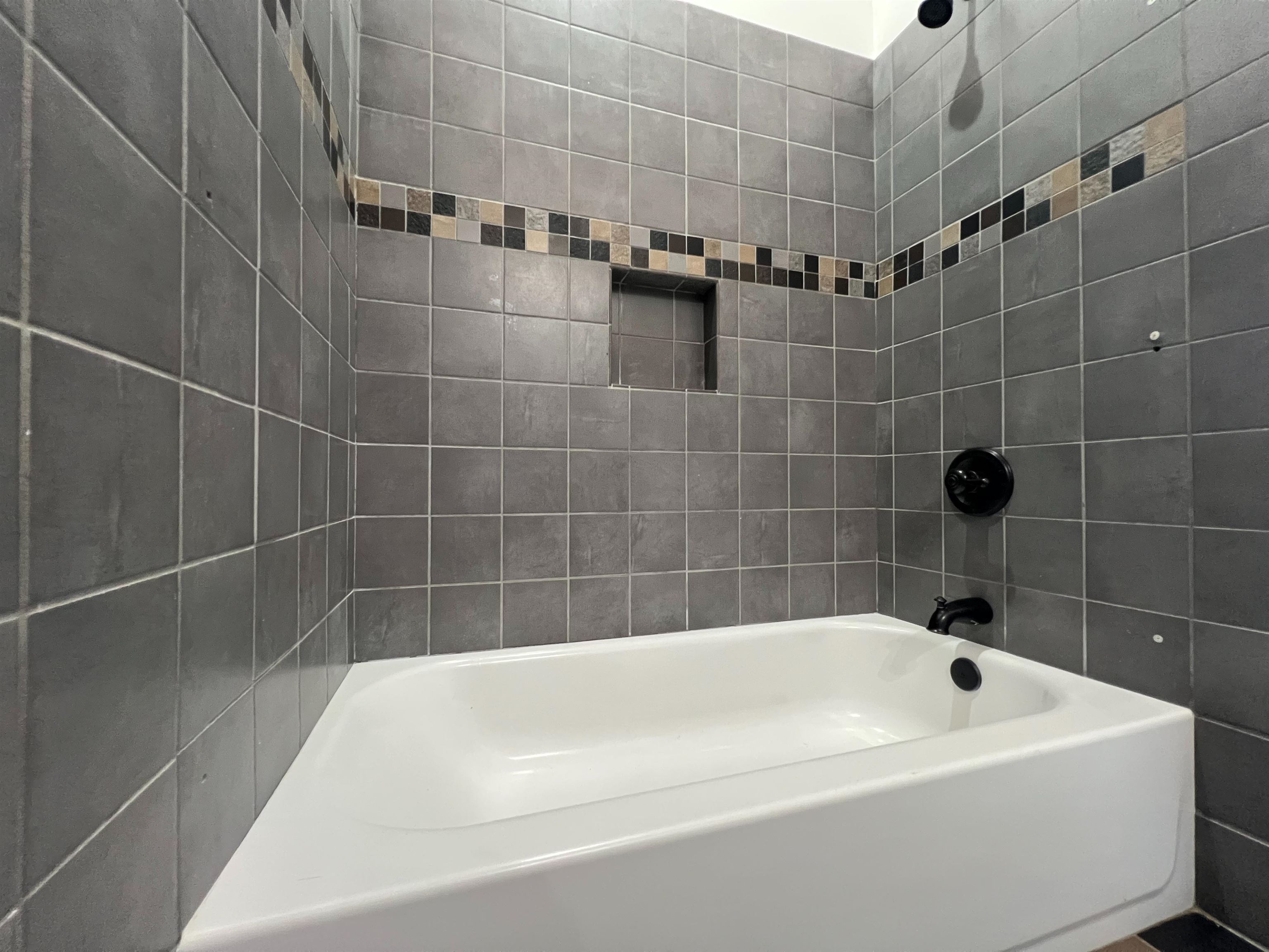 9490 Highway 196 Collierville, TN 38017 - Photo 23 of 39 View of full bathroom