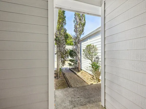 $2,225 | 64 Hideaway Drive, Friendswood, TX 77546