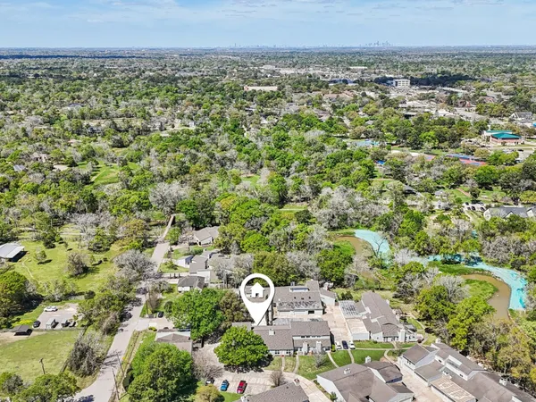 $2,225 | 64 Hideaway Drive, Friendswood, TX 77546