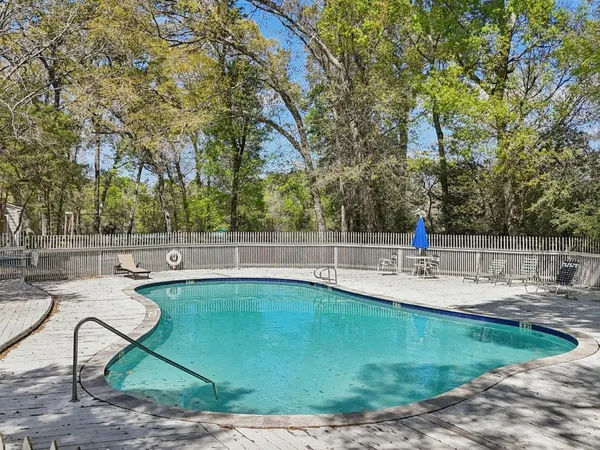 $2,225 | 64 Hideaway Drive, Friendswood, TX 77546