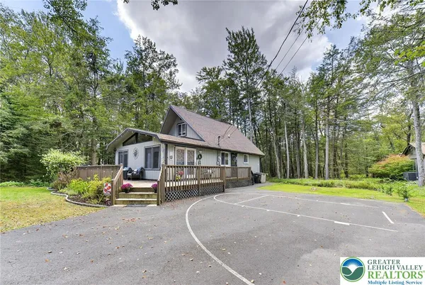 $269,000 | 363 Sidney Avenue, Pocono Summit, PA 18346