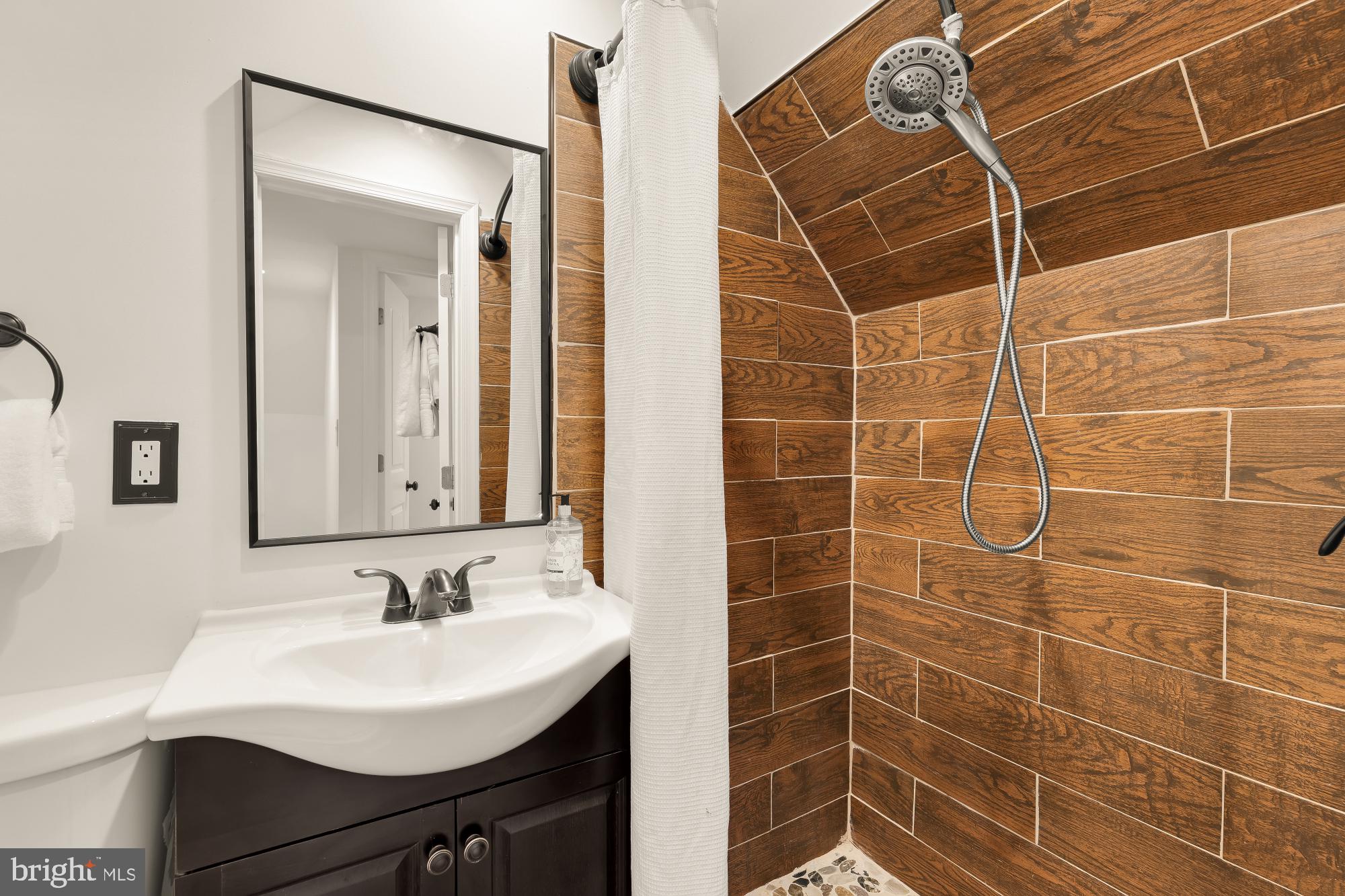 7918 13th Street Northwest Washington, DC 20012 - Photo 34 of 54 Full bathroom #4