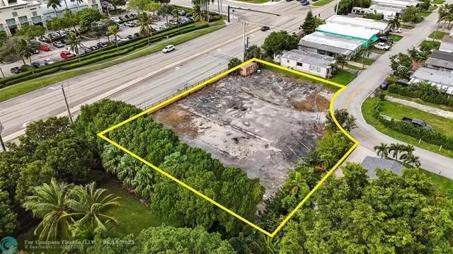an aerial view of a tennis court