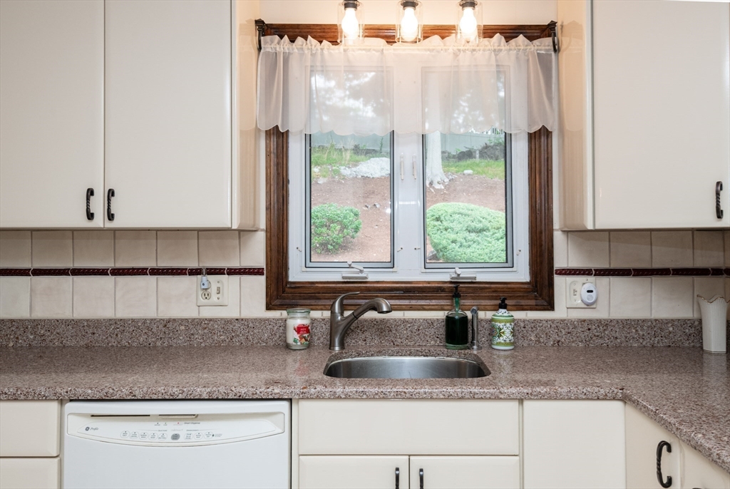 8 Patrick Circle Stoneham, MA 02180 - Photo 13 of 35