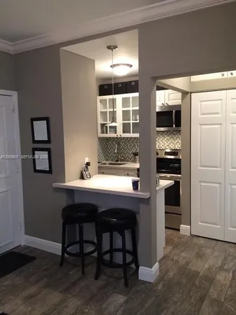 $1,645 | 119 Menores Avenue, Unit 5, Coral Gables, FL 33134