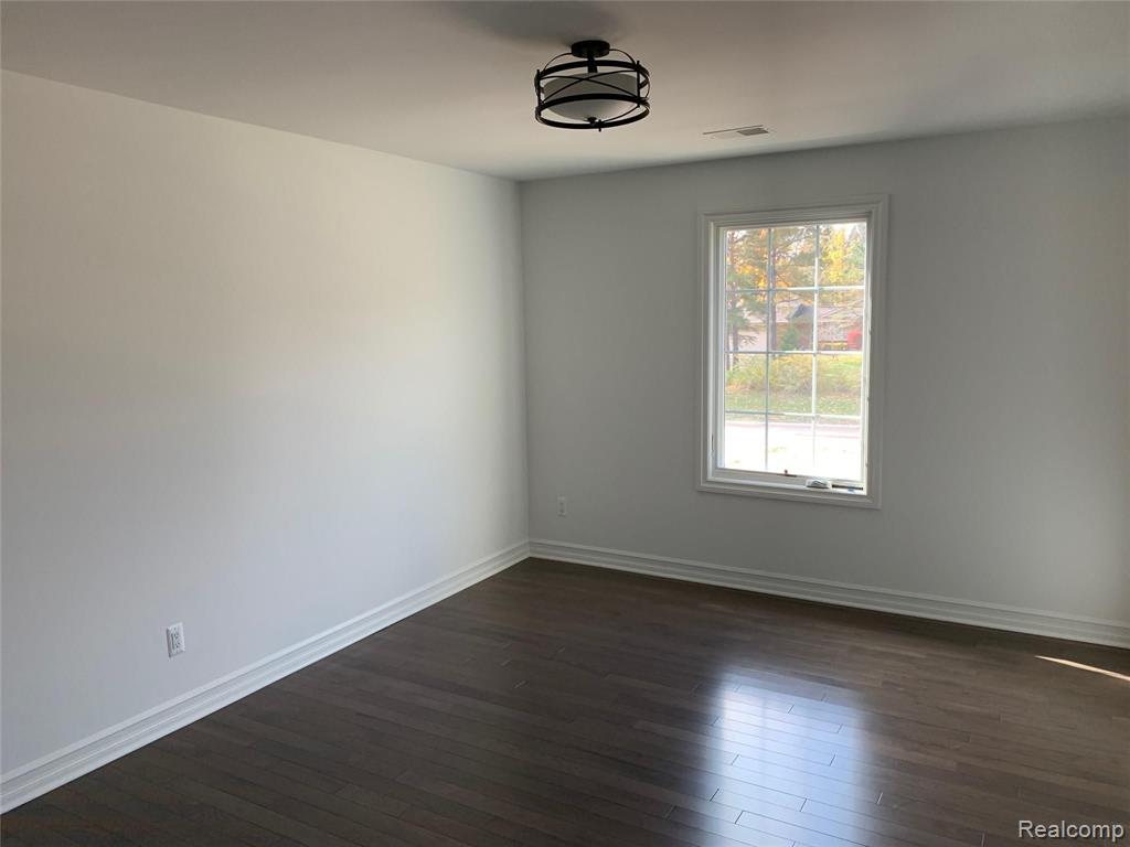 6103 Sheldon Road Rochester Hills, MI 48306 - Photo 16 of 20