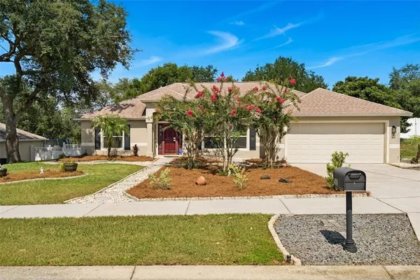 $435,000 | 1115 Lakeview Oaks Drive, Minneola, FL 34715