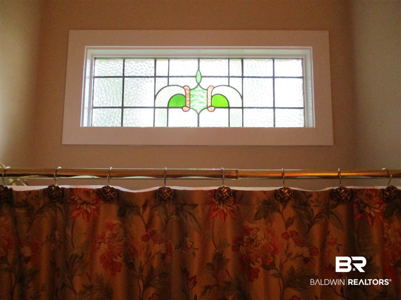 18836 James Road Gulf Shores, AL 36542 - Photo 6 of 18 Guest Bath Trans