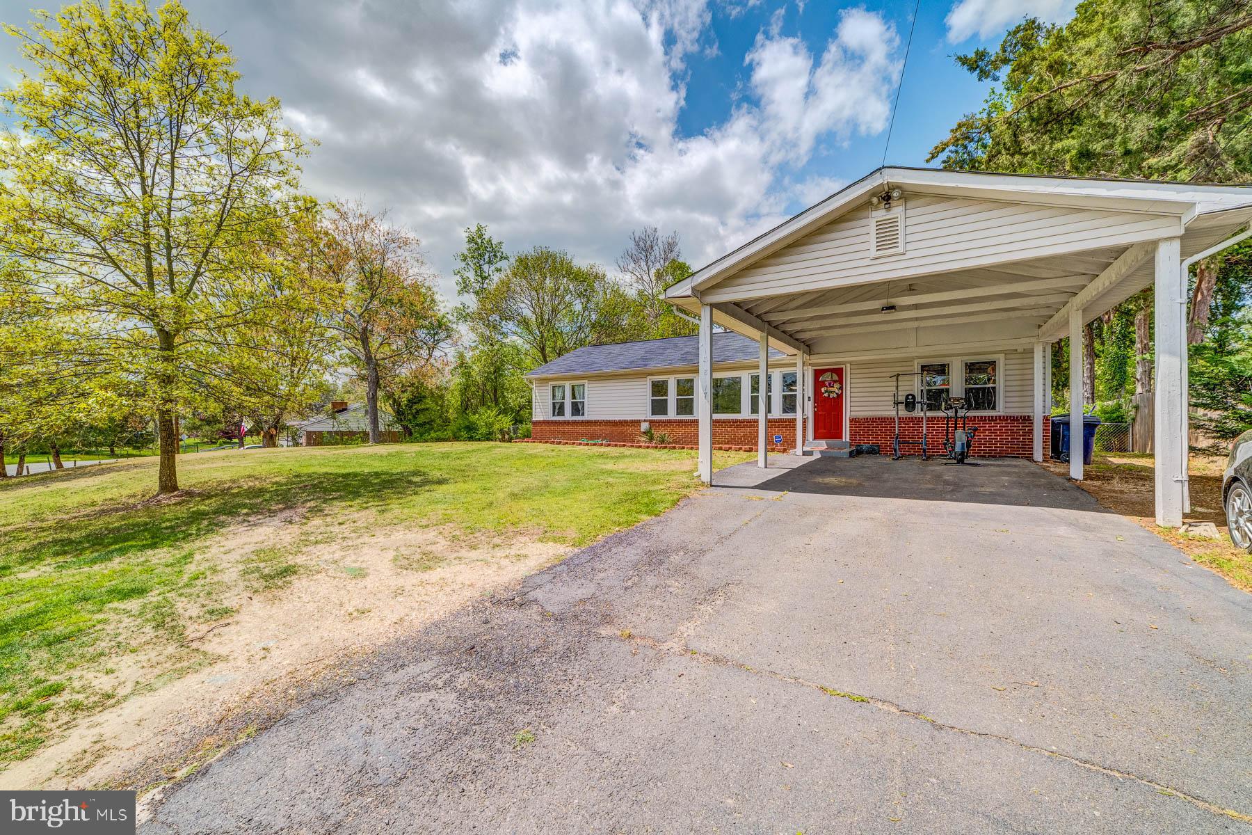 8317 Schultz Road Clinton, MD 20735 - Photo 2 of 22