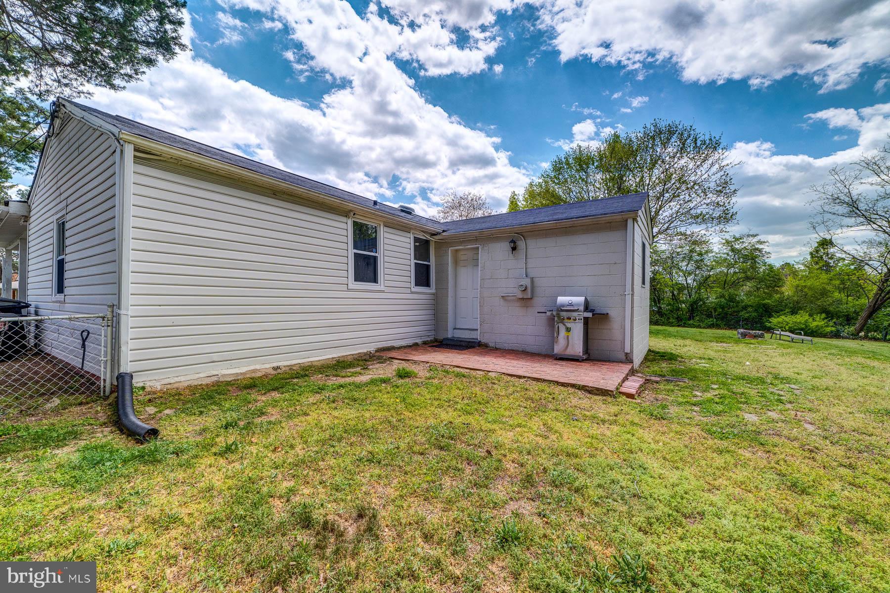 8317 Schultz Road Clinton, MD 20735 - Photo 4 of 22