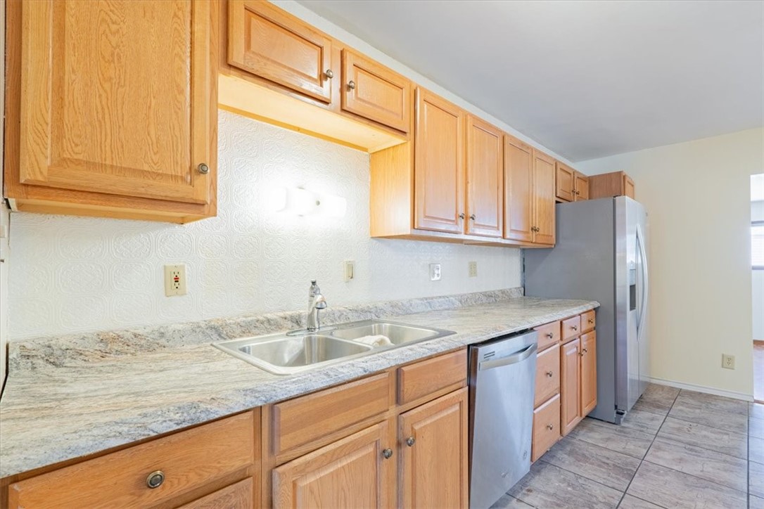 2457 South Marquette Court Decatur, IL 62521 - Photo 7 of 24