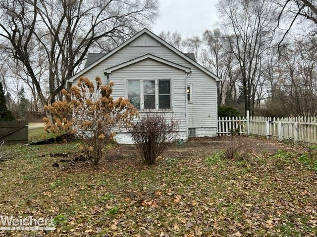 5700 Hearst Road Utica, MI 48317 - Photo 2 of 14 50097446-1.JPG