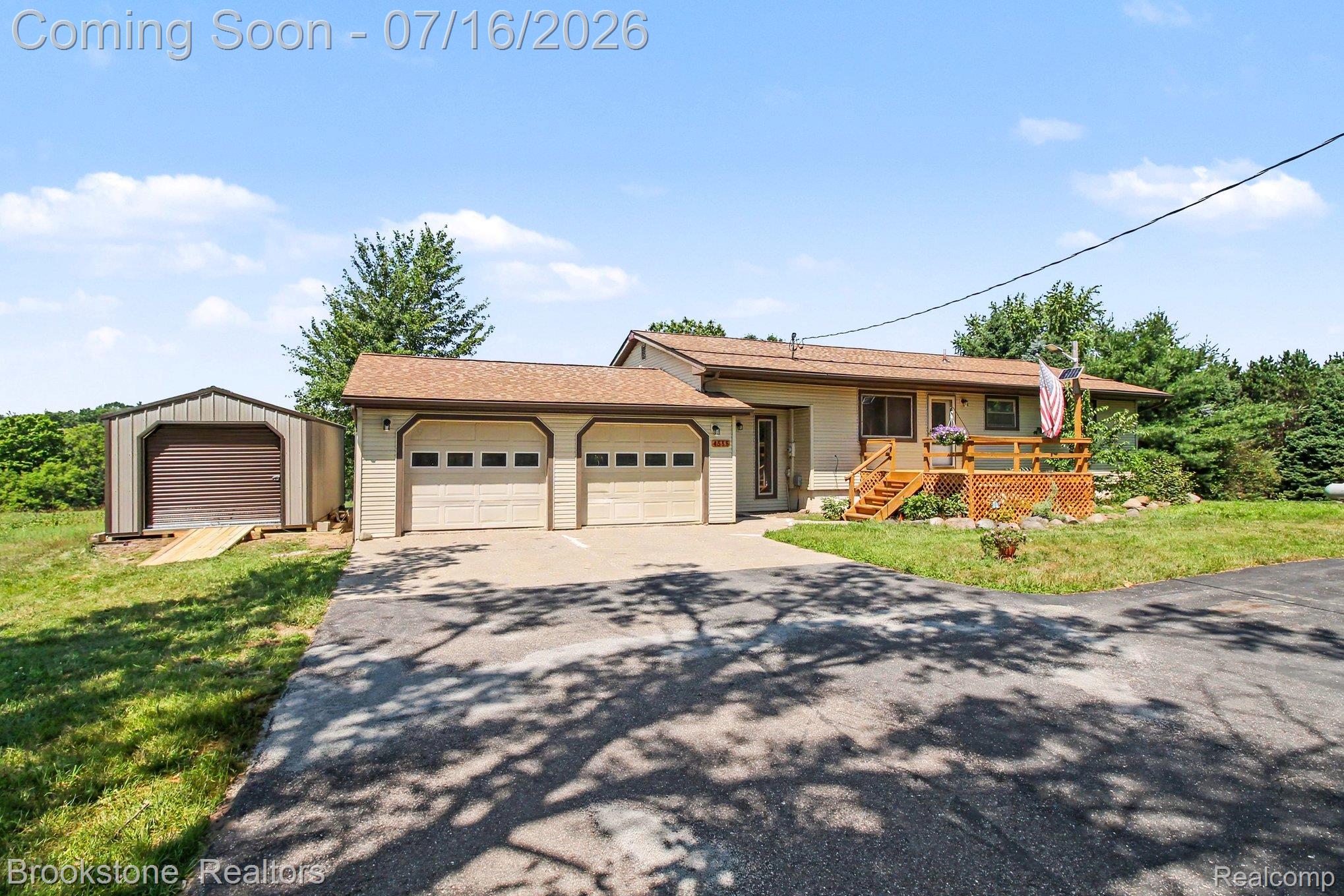 4555 Lonsberry Road Columbiaville, MI 48421 - Photo 2 of 29 025_file_7784.jpg