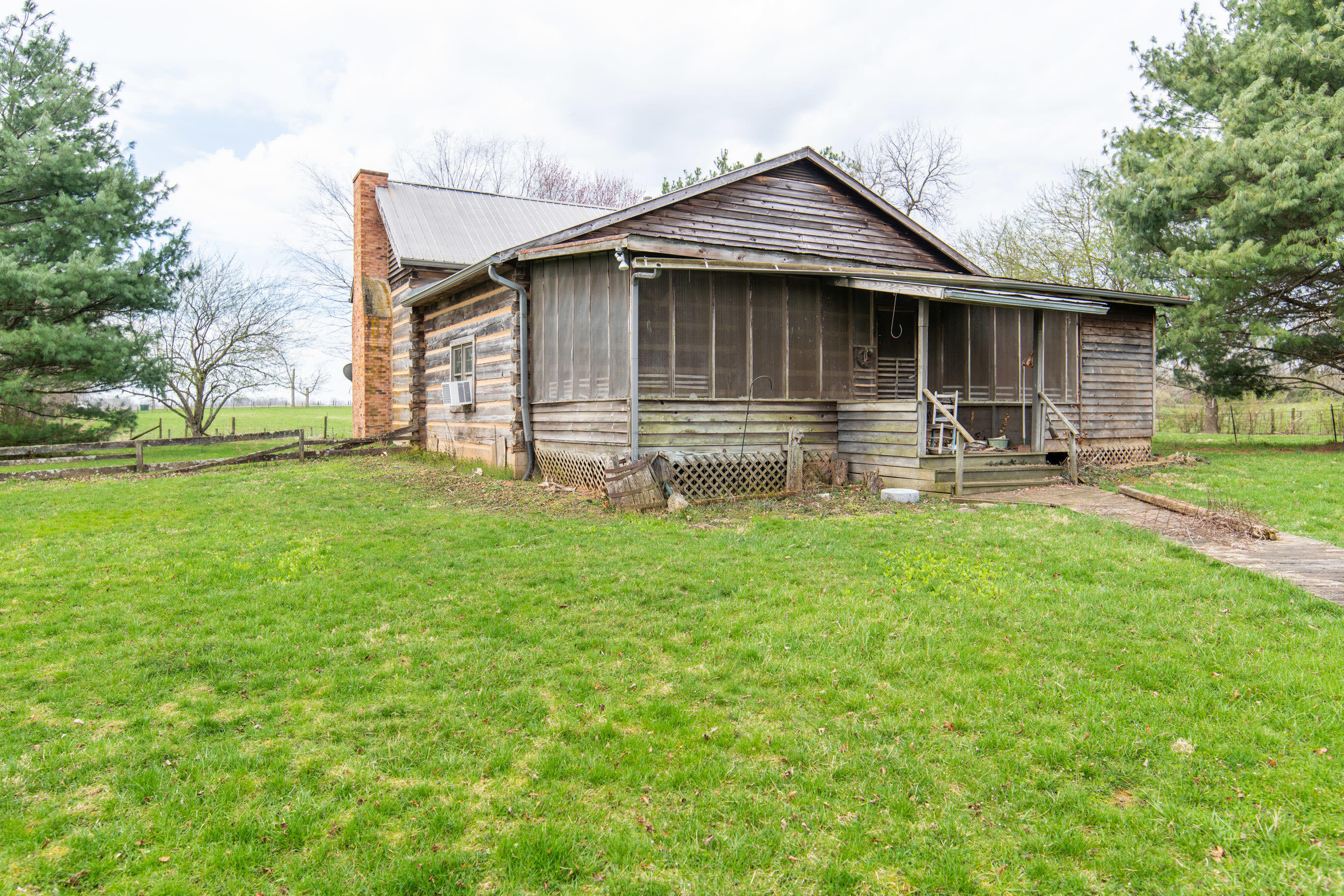 220 McNease Road Paris, KY 40361 - Photo 3 of 36 20220330-220-McNease-Rd-mattox-realty-00