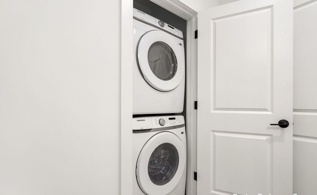 600 Broadway, Unit 608 Chelsea, MA 02150 - Photo 14 of 32 a utility room with dryer and washer