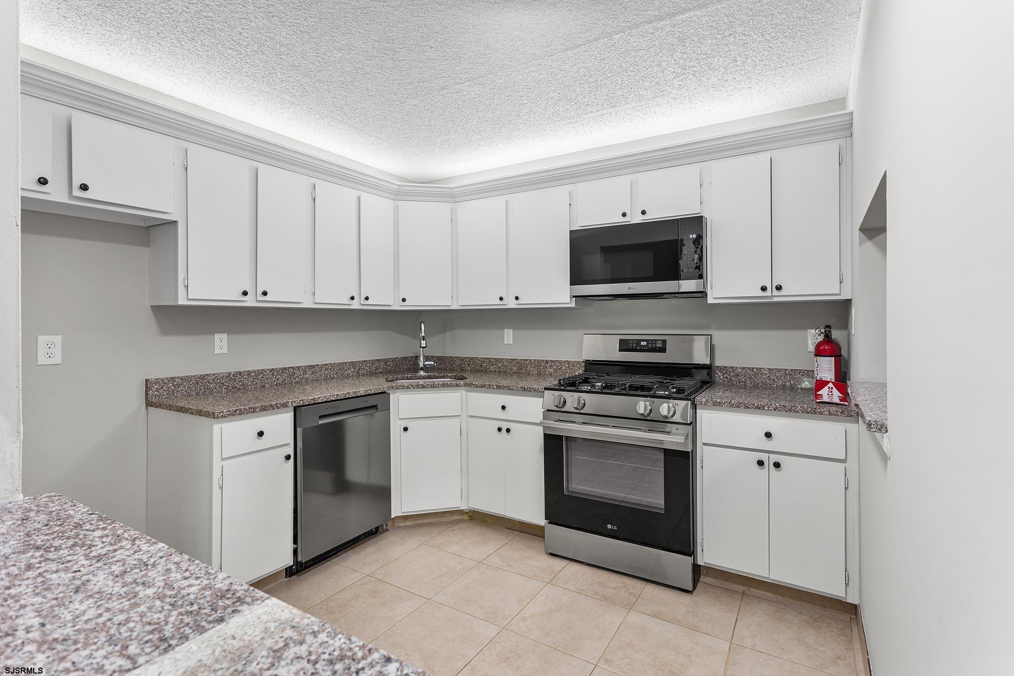 71 Mattix Run, Unit 71 Absecon, NJ 08205 - Photo 10 of 24