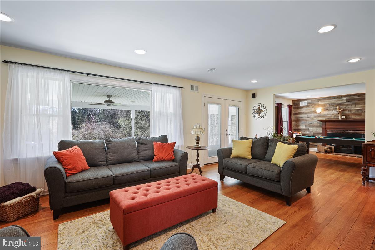 28 Maddock Road Titusville, NJ 08560 - Photo 5 of 46 Gallery Image 5