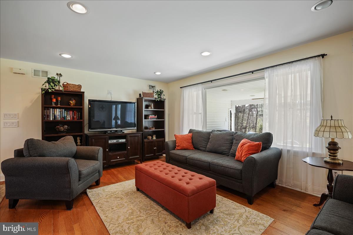 28 Maddock Road Titusville, NJ 08560 - Photo 7 of 46 Gallery Image 7