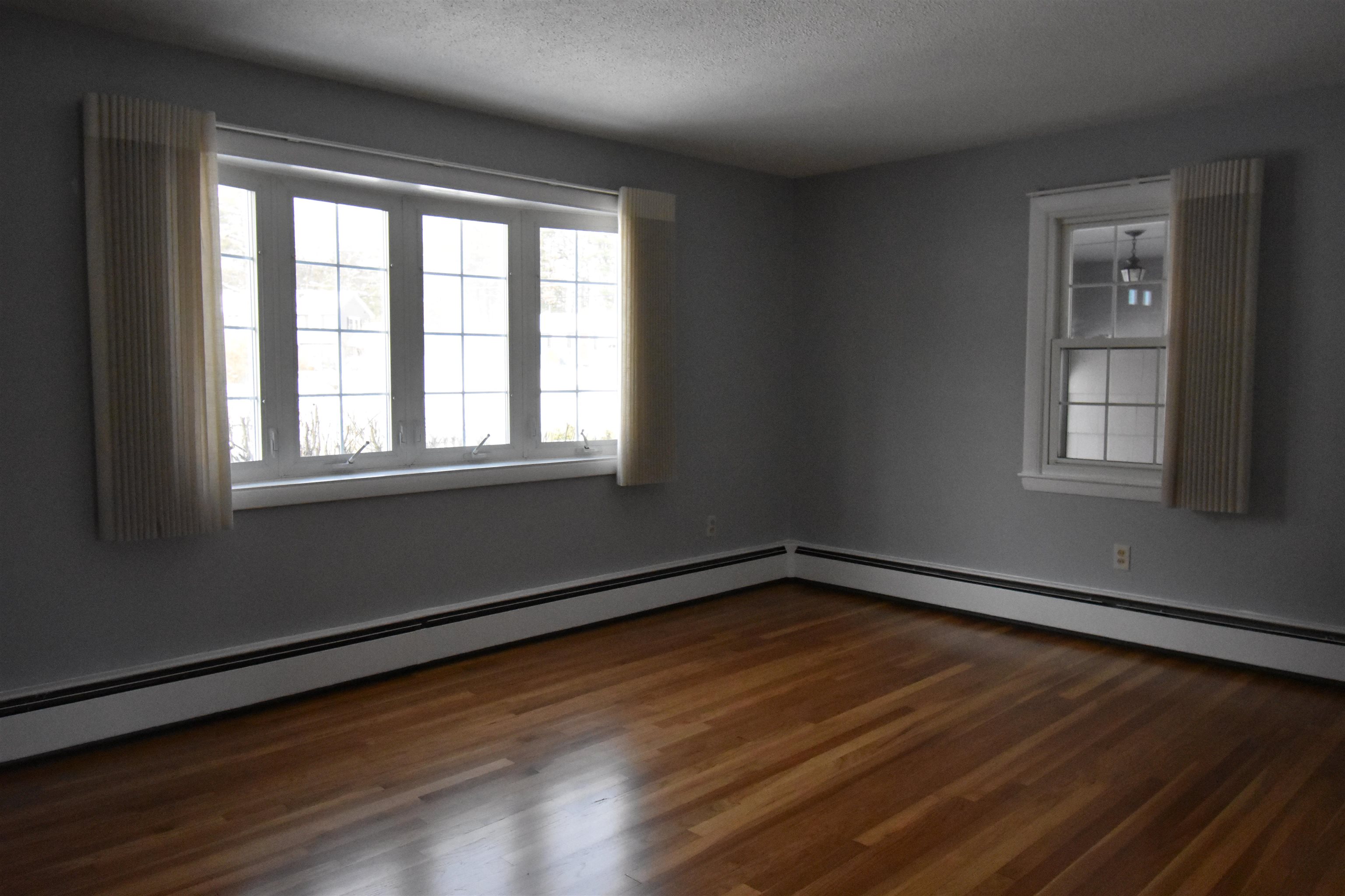 2 Wakefield Drive Nashua, NH 03062 - Photo 15 of 38